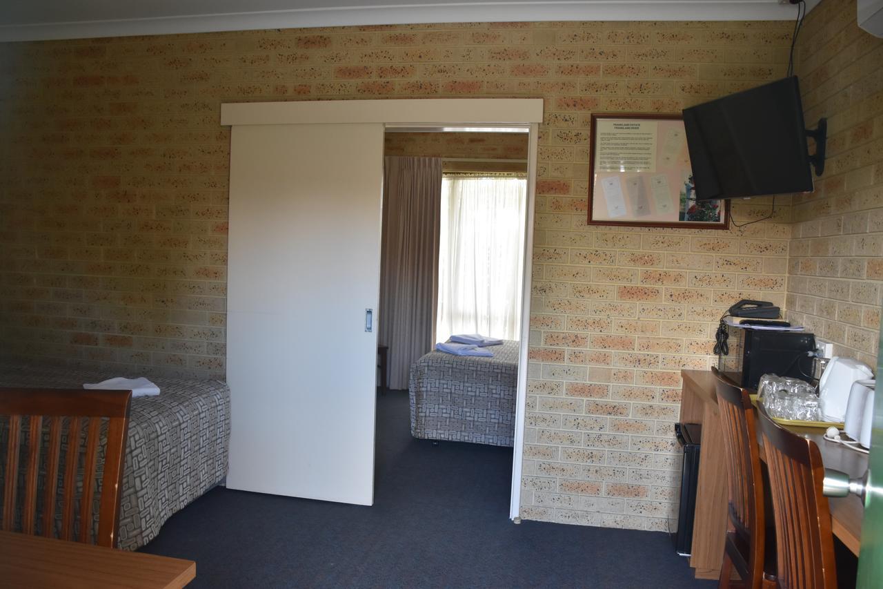 Mount Barker Valley Views Motel & Chalets, Western Australia エクステリア 写真