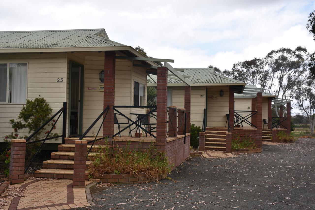Mount Barker Valley Views Motel & Chalets, Western Australia エクステリア 写真