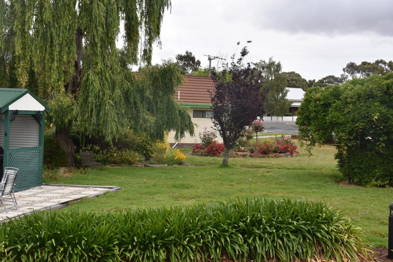 Mount Barker Valley Views Motel & Chalets, Western Australia エクステリア 写真