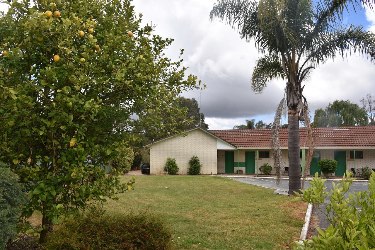 Mount Barker Valley Views Motel & Chalets, Western Australia エクステリア 写真