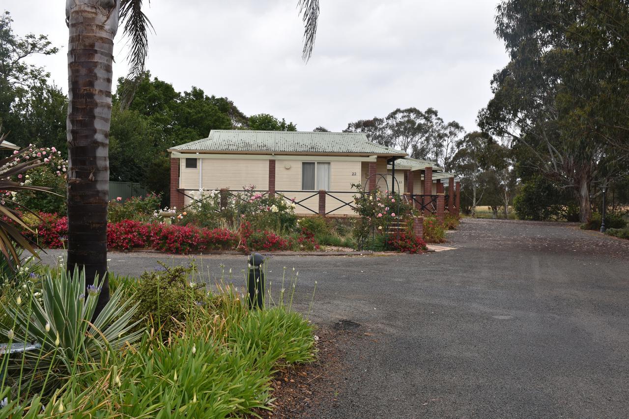 Mount Barker Valley Views Motel & Chalets, Western Australia エクステリア 写真