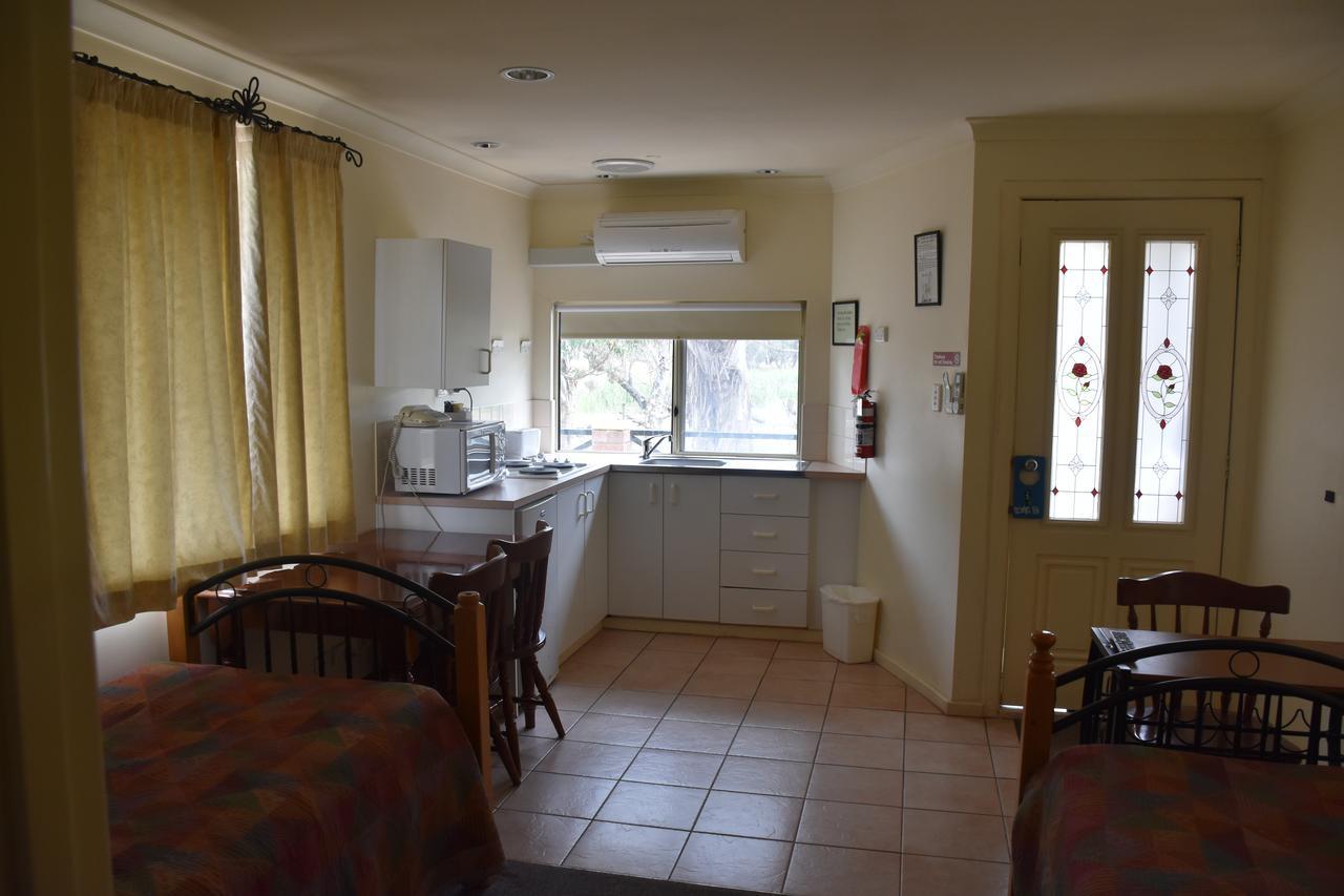 Mount Barker Valley Views Motel & Chalets, Western Australia エクステリア 写真