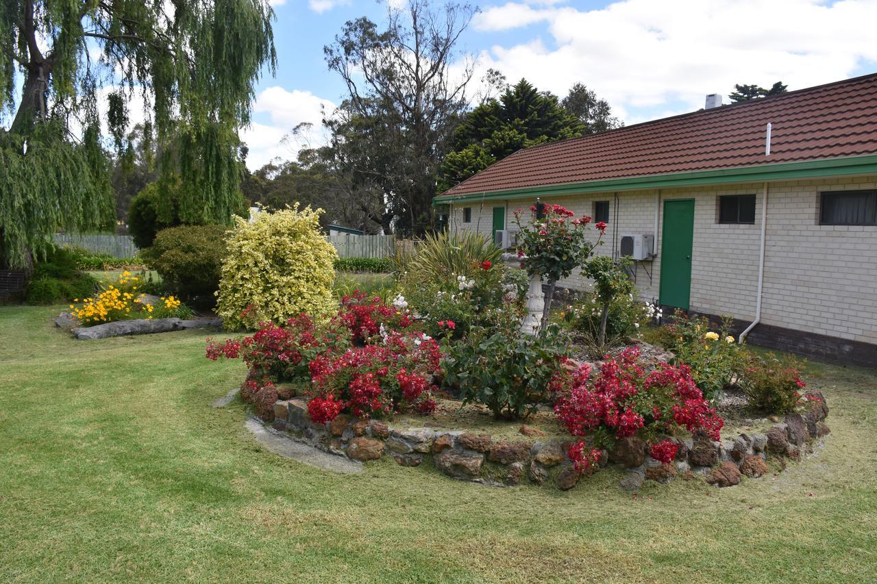 Mount Barker Valley Views Motel & Chalets, Western Australia エクステリア 写真
