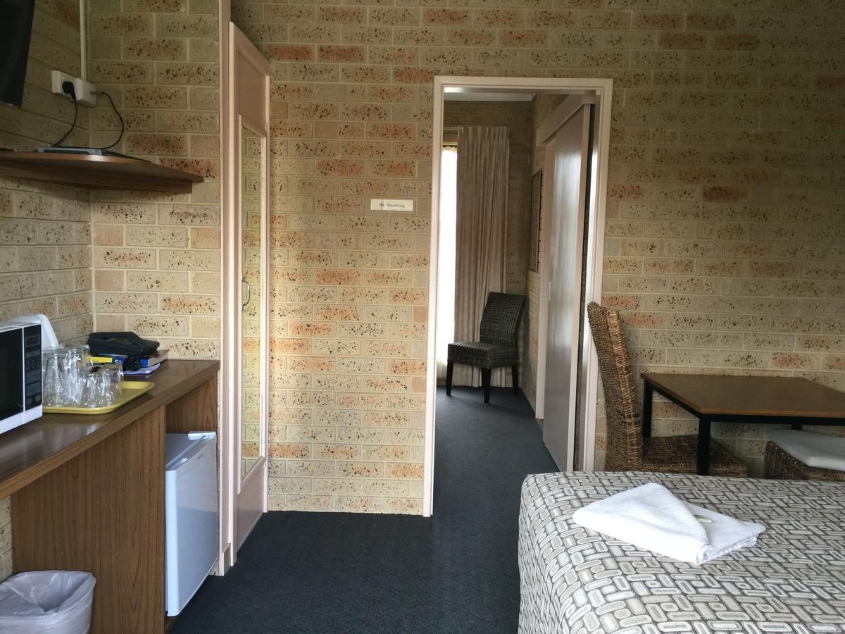 Mount Barker Valley Views Motel & Chalets, Western Australia エクステリア 写真