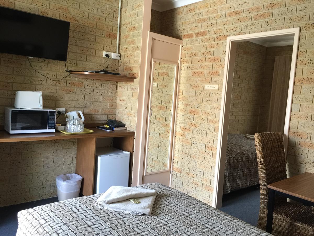 Mount Barker Valley Views Motel & Chalets, Western Australia エクステリア 写真